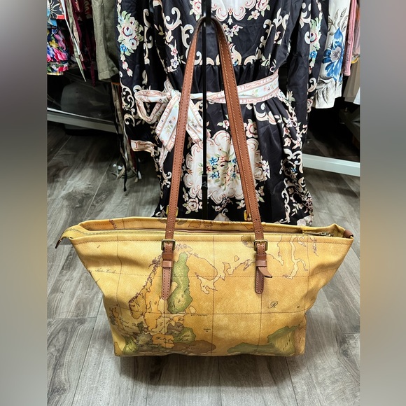Alviero Tote Bag - Picture 4 of 6